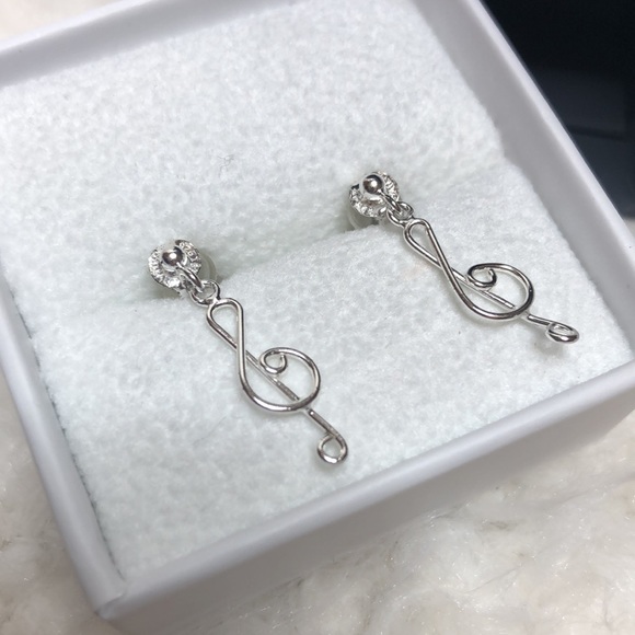 Treble clef earrings silver - Picture 3 of 3